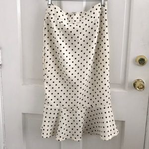 Textured fitted polka dot skirt with peplum trim